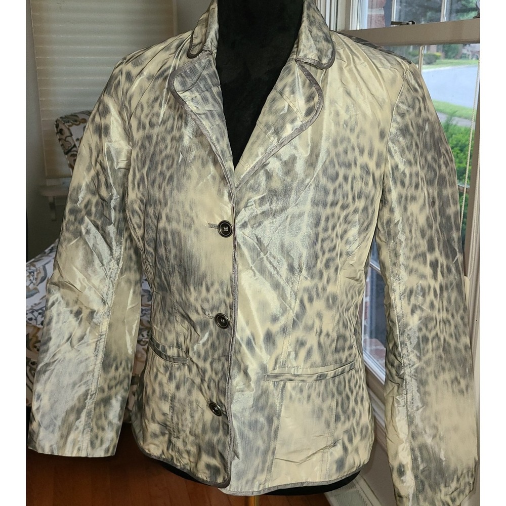 CHICOS TOP JACKET WINDBREAKER SZ 0‎ ANIMAL PRINT LINED POCKETS Smart Chic Sassy